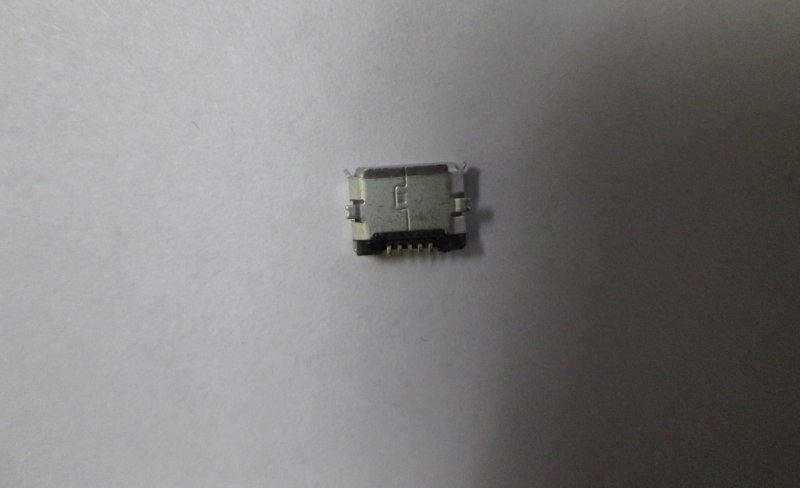  USB 090  Micro USB smt 1.2 x 0.8 x 0.2cm